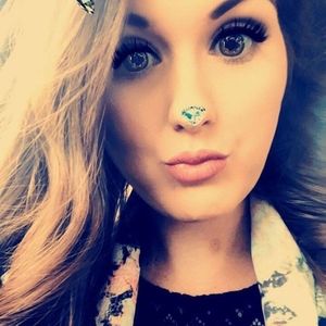 Meet your Posher, Nina